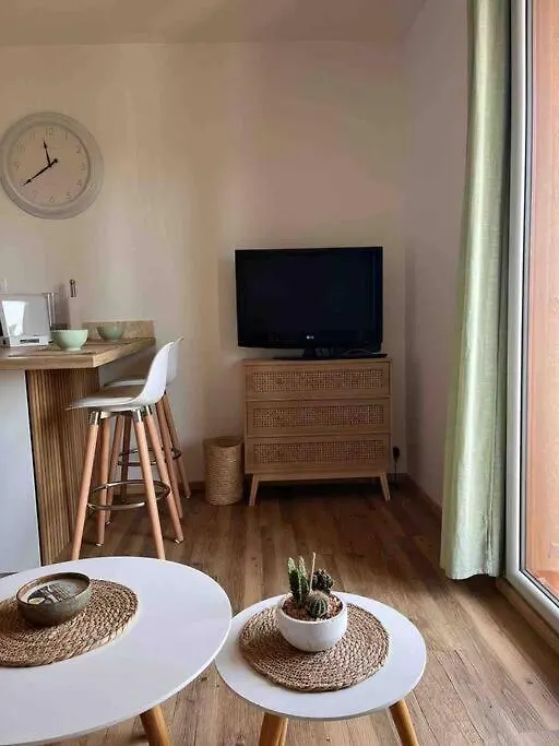 Zen Studio 300M Des Plages Saint Aygulf 0*,